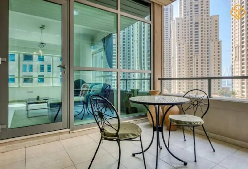 Keysplease Beautiful 2 B/R Apt, Sahab Tower Dubai Marina Lägenhet